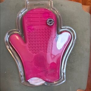 Used Sigma Beauty Kids Pink Bath Scrub Glove